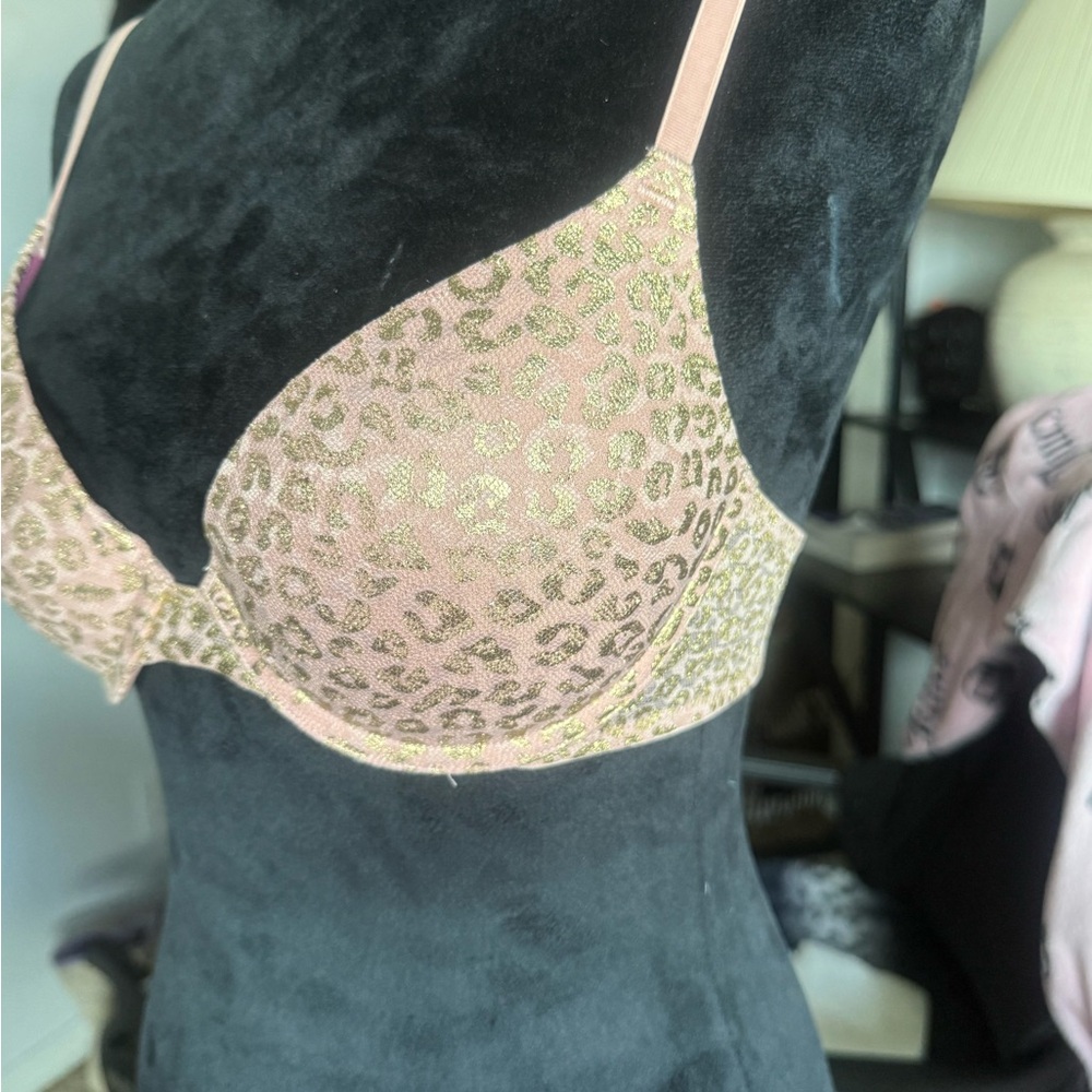 Pink Leopard Print Bra by PINK Victoria's Secret - Picture 5 of 7